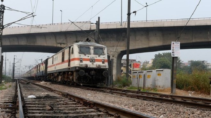 Indian teenager killed by train while taking a selfie